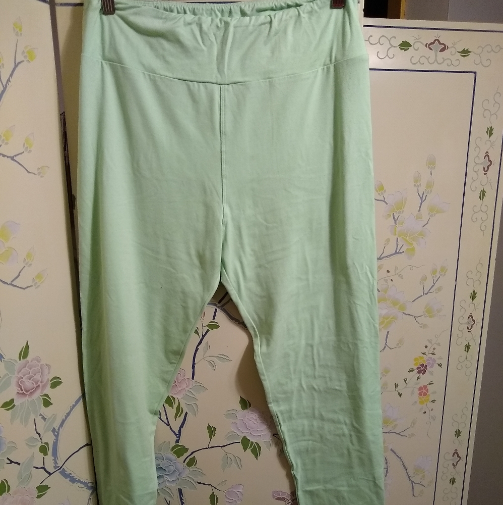 LulaRoe Solid color leggings